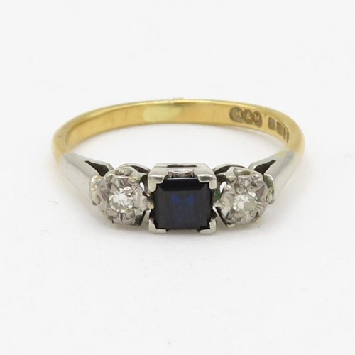 83 - 18ct gold vintage sapphire and diamond trilogy dress ring (2.4g) Size  L