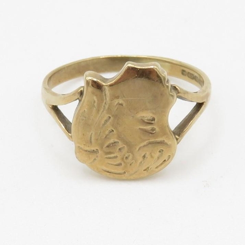 84 - 9ct gold vintage signet ring depicting girls head (1.8g) Size  J