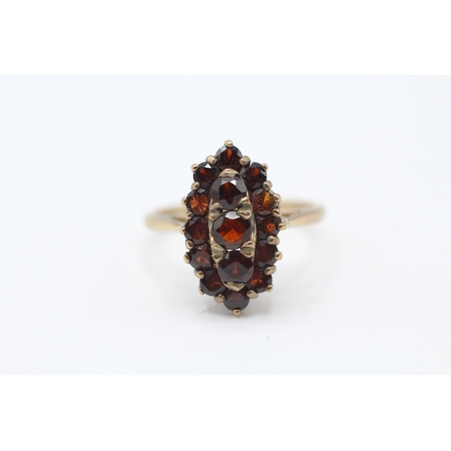 12 - 9ct gold vintage garnet dress ring, claw set (3.4g) Size  N