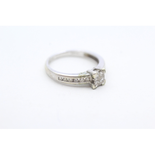 120 - 9ct gold diamond dress ring (2.1g) Size  J 1/2