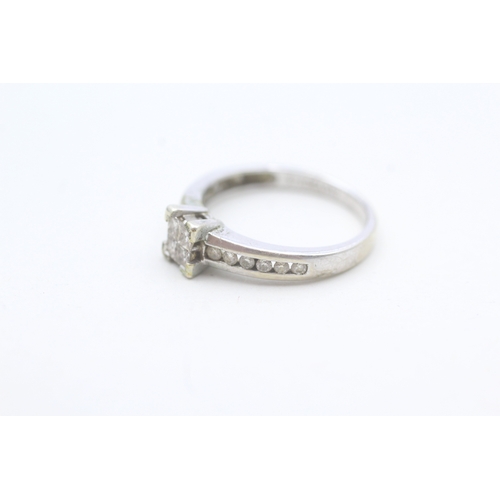 120 - 9ct gold diamond dress ring (2.1g) Size  J 1/2