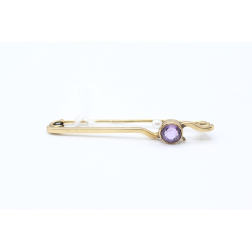 20 - 9ct gold antique amethyst & seed pearl brooch (1.8g)