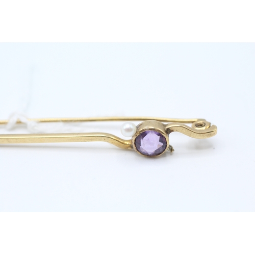 20 - 9ct gold antique amethyst & seed pearl brooch (1.8g)