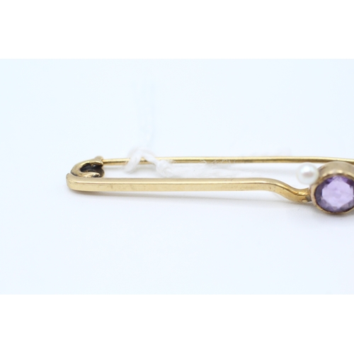 20 - 9ct gold antique amethyst & seed pearl brooch (1.8g)