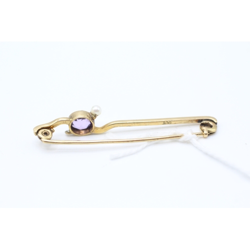 20 - 9ct gold antique amethyst & seed pearl brooch (1.8g)