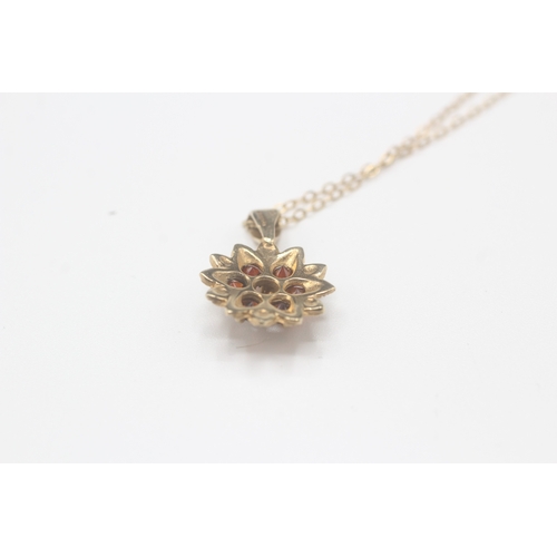 30 - 9ct gold garnet cluster pendant necklace (2.3g)