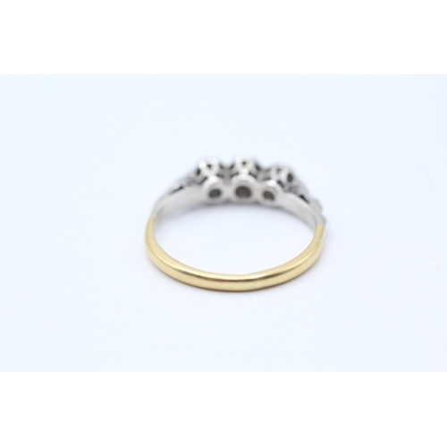 33 - 18ct gold & platinum vintage diamond three stone ring (2.3g) Size  J