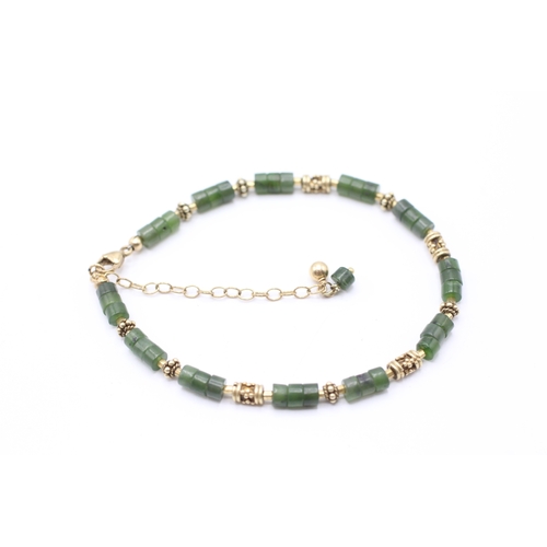 38 - 9ct gold nephrite bracelet (8.1g)