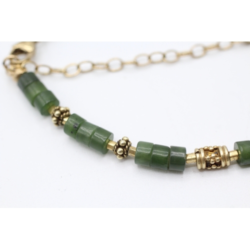 38 - 9ct gold nephrite bracelet (8.1g)