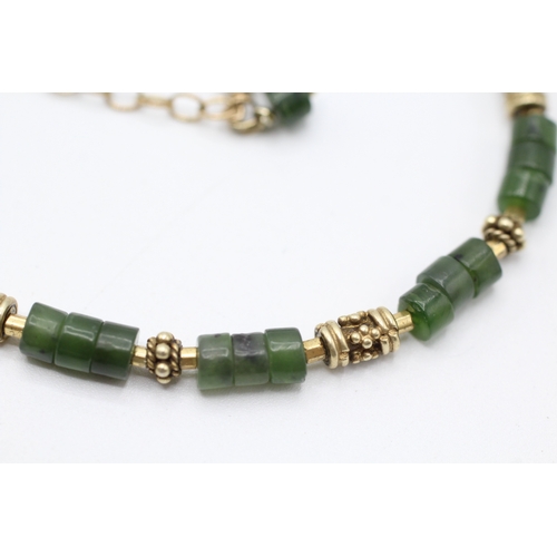 38 - 9ct gold nephrite bracelet (8.1g)