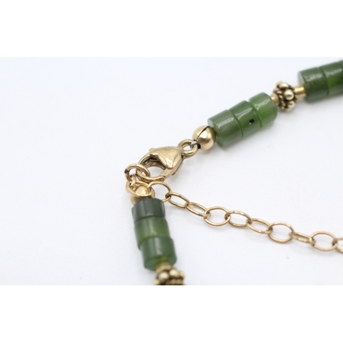 38 - 9ct gold nephrite bracelet (8.1g)