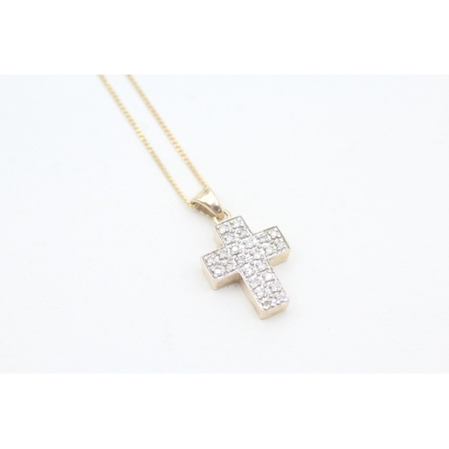 67 - 9ct gold diamond cross pendant necklace (4.2g)