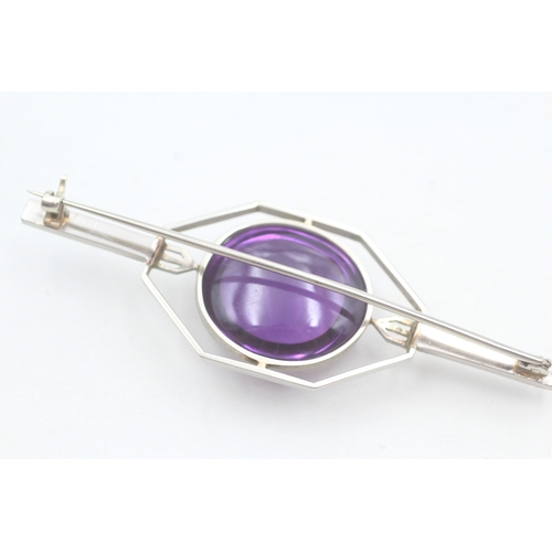 81 - 9ct white gold amethyst and seed pearl brooch (10.1g)