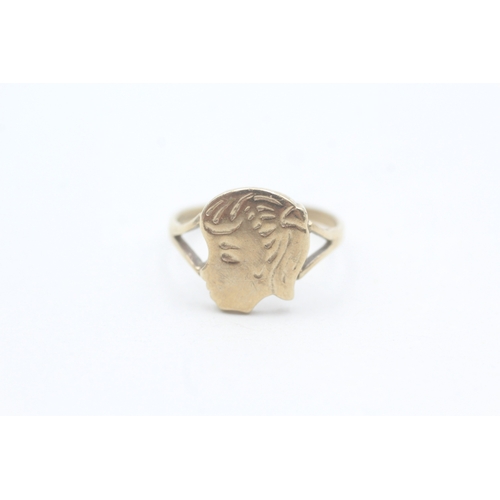 84 - 9ct gold vintage signet ring depicting girls head (1.8g) Size  J