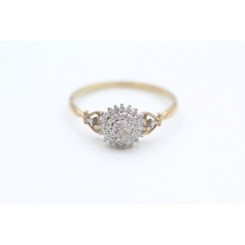 92 - 9ct gold diamond dress ring (2g) Size  U