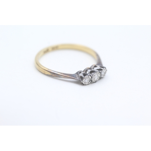 96 - 18ct gold and platinum vintage diamond trilogy dress ring (2.5g) Size  P