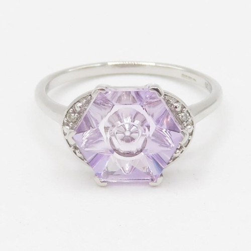 60 - 9ct gold amethyst and diamond ring (2.3g) Size L 1/2