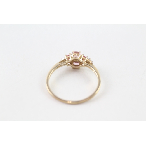 116 - 9ct gold pink sapphire and diamond set cluster ring (1.7g) Size R 1/2