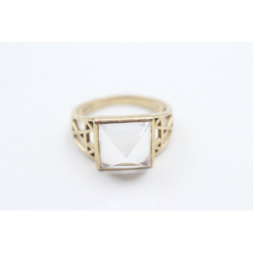 12 - 9ct gold rock crystal quartz dress ring with patterned shoulders (4.4g) Size P 1/2