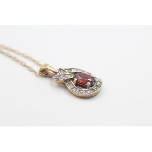 14 - 9ct gold garnet & diamond pendant necklace (2.2g)