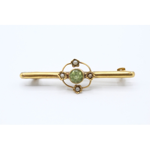 20 - 9ct gold peridot and split pearl brooch (2.2g)