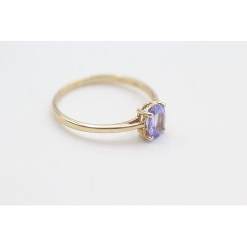 26 - 10ct gold and tanzanite ring (1.7g) Size S