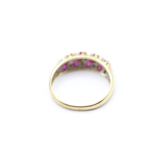 32 - 9ct gold ruby and diamond ring (2.4g) Size M