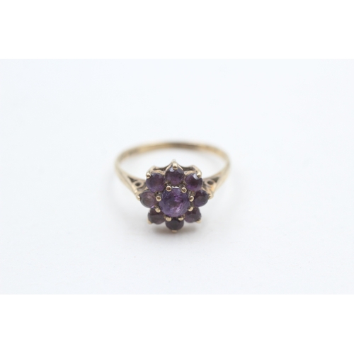 59 - 9ct gold amethyst cluster ring (2g) Size M