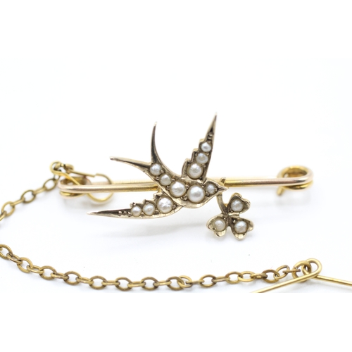 63 - 9ct gold split pearl bird brooch (1.9g)