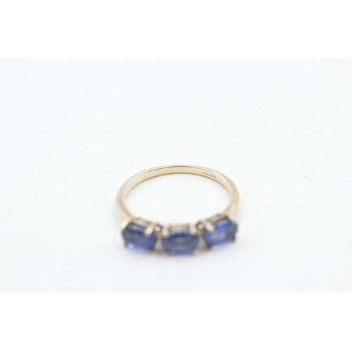 73 - 9ct gold and kyanite ring (1.7g) Size N 1/2