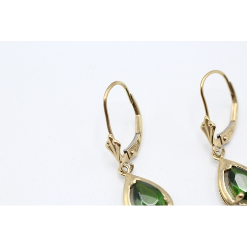 84 - 9ct gold diopside lever back earrings (1.7g)