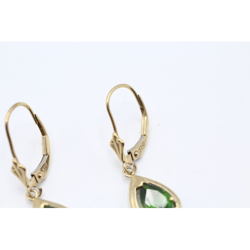 84 - 9ct gold diopside lever back earrings (1.7g)