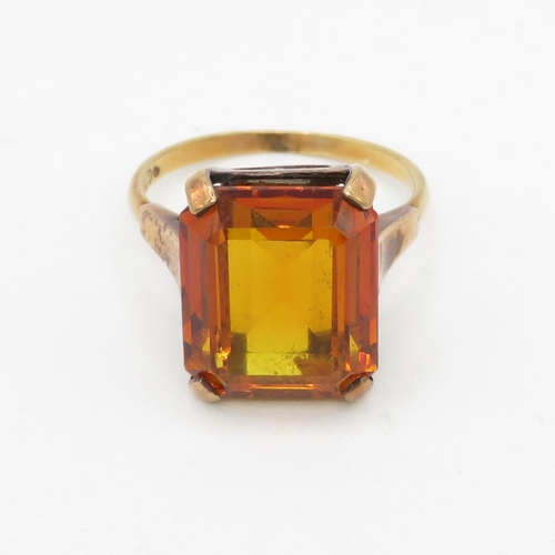 107 - 9ct gold vintage yellow gemstone dress ring (5.8g) Size  O