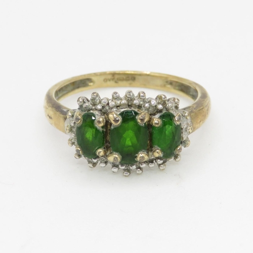 110 - 9ct gold diamond and diopside ring (1.9g) Size  J