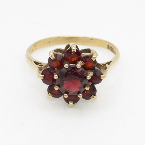 113 - 9ct gold garnet set cluster ring (2.2g) Size  N 1/2