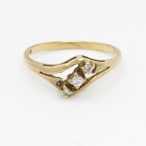 117 - 9ct gold vintage diamond dress ring (1.5g) Size  O 1/2