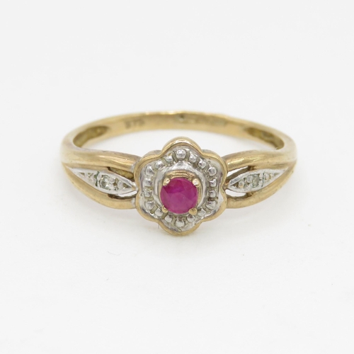 122 - 9ct gold ruby & diamond cluster ring (1.7g) Size  N