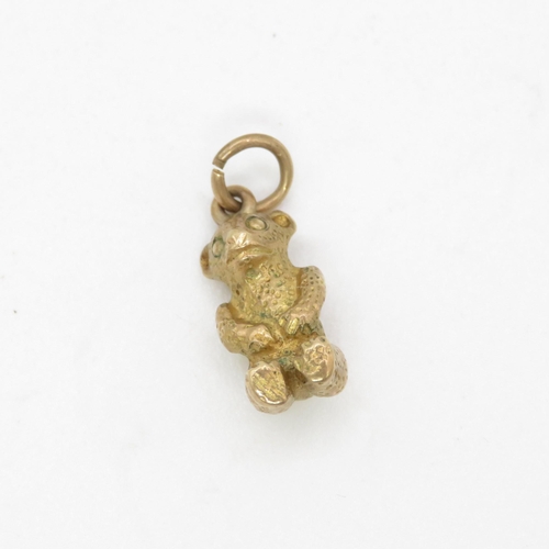 18 - 9ct gold bear charm (2.5g)