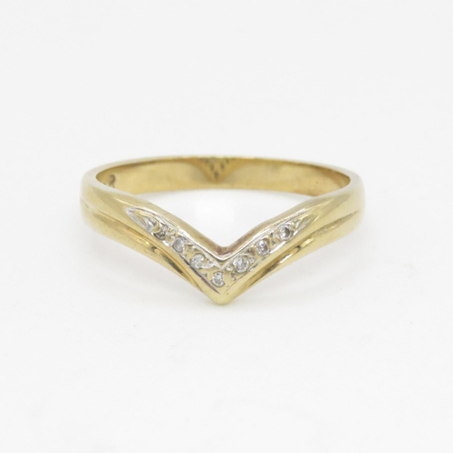 74 - 9ct gold diamond set wishbone chevron ring (2.1g) Size  O