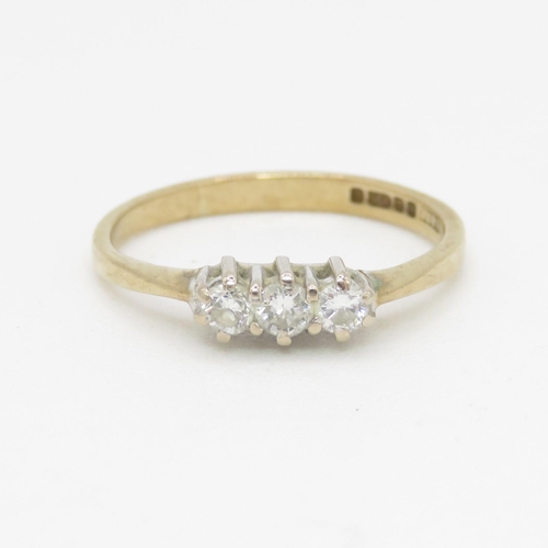 79 - 9ct gold diamond set trilogy ring (1.3g) Size  H