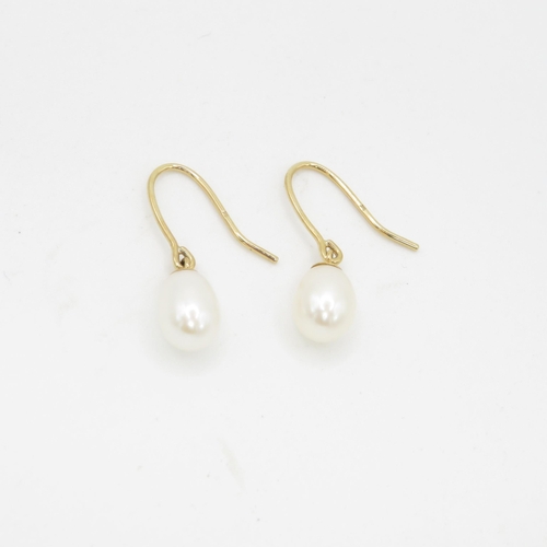 99 - 9ct gold cultured pearl drop earrings with French hooks (2g)