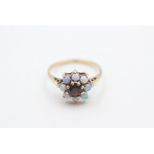 104 - 9ct gold vintage garnet & opal cluster ring (1.8g) Size  L 1/2