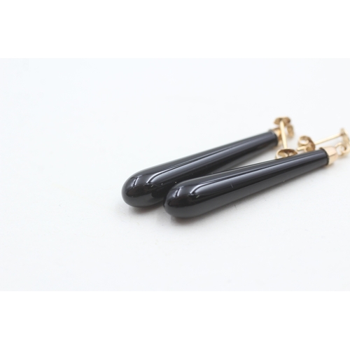 108 - 9ct gold black onyx drop earrings (3g)