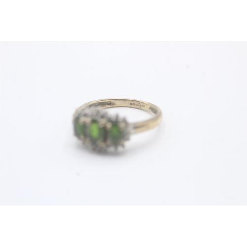 110 - 9ct gold diamond and diopside ring (1.9g) Size  J