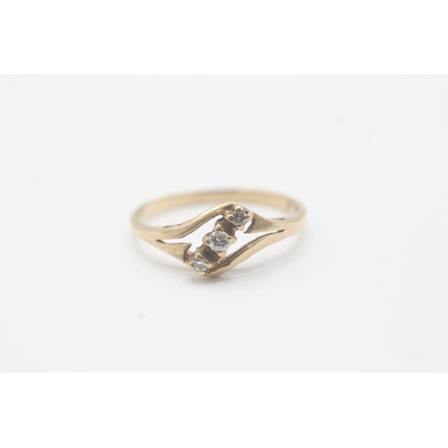 117 - 9ct gold vintage diamond dress ring (1.5g) Size  O 1/2