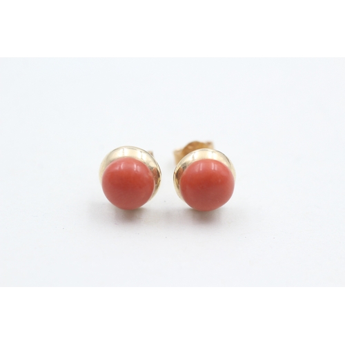 29 - 9ct gold and coral stud earrings (2.4g)