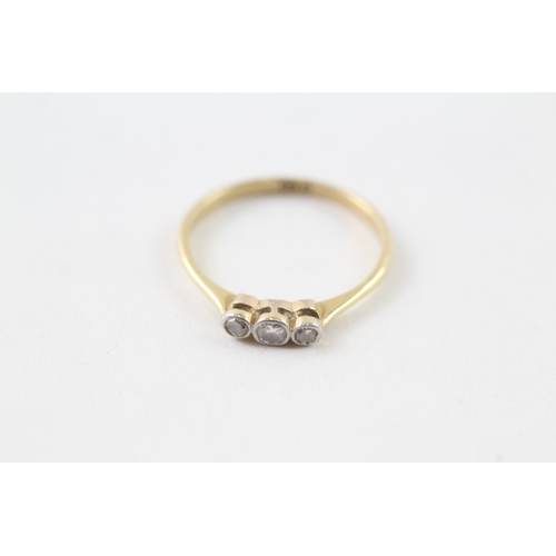 36 - 18ct gold vintage diamond set trilogy ring (2.3g) Size  R