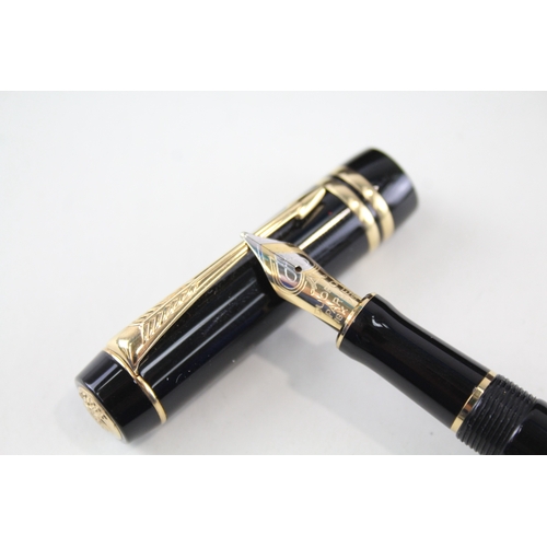 492 - Parker Duofold Special Black Lacquer Fountain Pen w/ 18ct Gold Nib WRITING Boxed