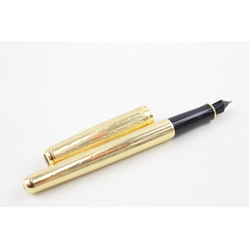 494 - Parker Sonnet Gold Plated Cased Fountain Pen w/ 18ct Gold Nib Writing