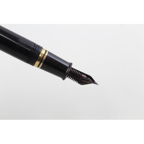 495 - Sheaffer Connaisseur Black Lacquer Cased Fountain Pen w/ 18ct Gold Nib WRITING